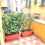 Concept Naples- Moderne Con Balcone Vicino Al Centro 3* ナポリ