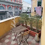 Concept Naples- Moderne Con Balcone Vicino Al Centro 3* Nápoly
