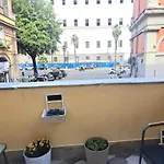 Concept Naples- Moderne Con Balcone Vicino Al Centro