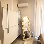 Concept Naples- Moderne Con Balcone Vicino Al Centro לינה וארוחת בוקר נאפולי