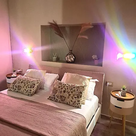 Concept Naples- Moderne Con Balcone Vicino Al Centro Bed & Breakfast 3*
