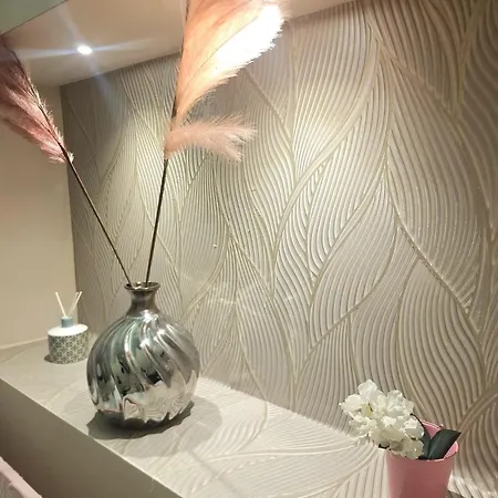 Concept Naples- Moderne Con Balcone Vicino Al Centro نابولي