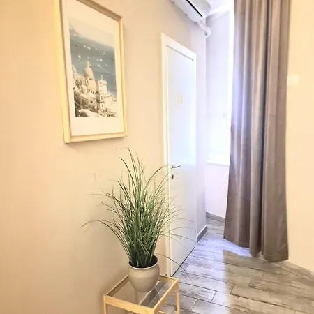 Concept Naples- Moderne Con Balcone Vicino Al Centro فندق مبيت وإفطار 3*