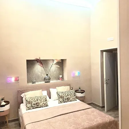 فندق مبيت وإفطار Concept Naples- Moderne Con Balcone Vicino Al Centro نابولي