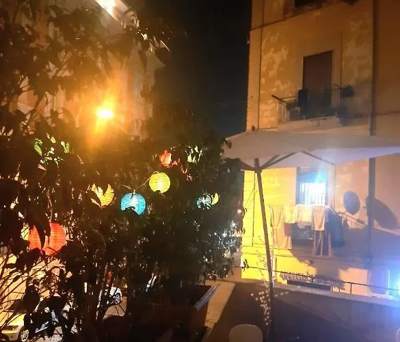 Concept Naples- Moderne Con Balcone Vicino Al Centro Bed & Breakfast