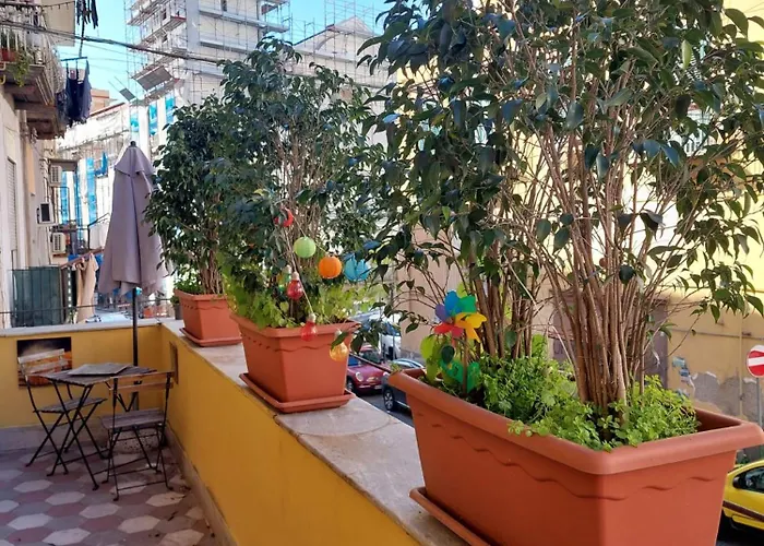 Nocleg ze śniadaniem Concept Naples- Moderne Con Balcone Vicino Al Centro 3*
