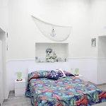 Concept Naples- Moderne Con Balcone Vicino Al Centro Bed and Breakfast Νάπολη