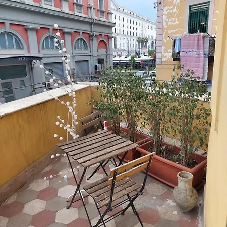 Concept Naples- Moderne Con Balcone Vicino Al Centro 3* Неаполь