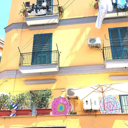 Concept Naples- Moderne Con Balcone Vicino Al Centro Отель типа 