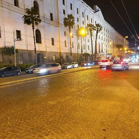 Concept Naples- Moderne Con Balcone Vicino Al Centro