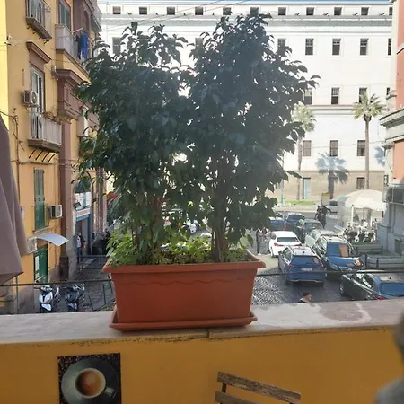 Concept Naples- Moderne Con Balcone Vicino Al Centro Отель типа 