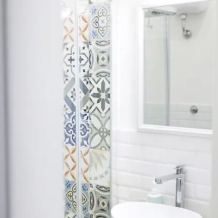 Concept Naples- Moderne Con Balcone Vicino Al Centro Отель типа 