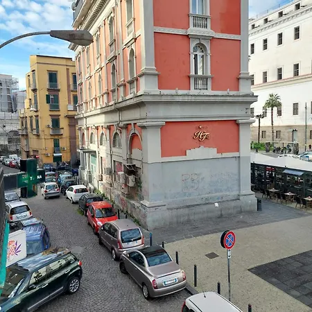 Concept Naples- Moderne Con Balcone Vicino Al Centro Отель типа 