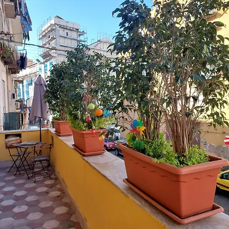 Bed and Breakfast Concept Naples- Moderne Con Balcone Vicino Al Centro 3*