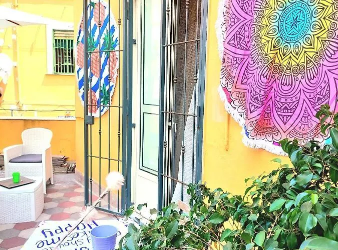 Bed & Breakfast Concept Naples- Moderne Con Balcone Vicino Al Centro 3*